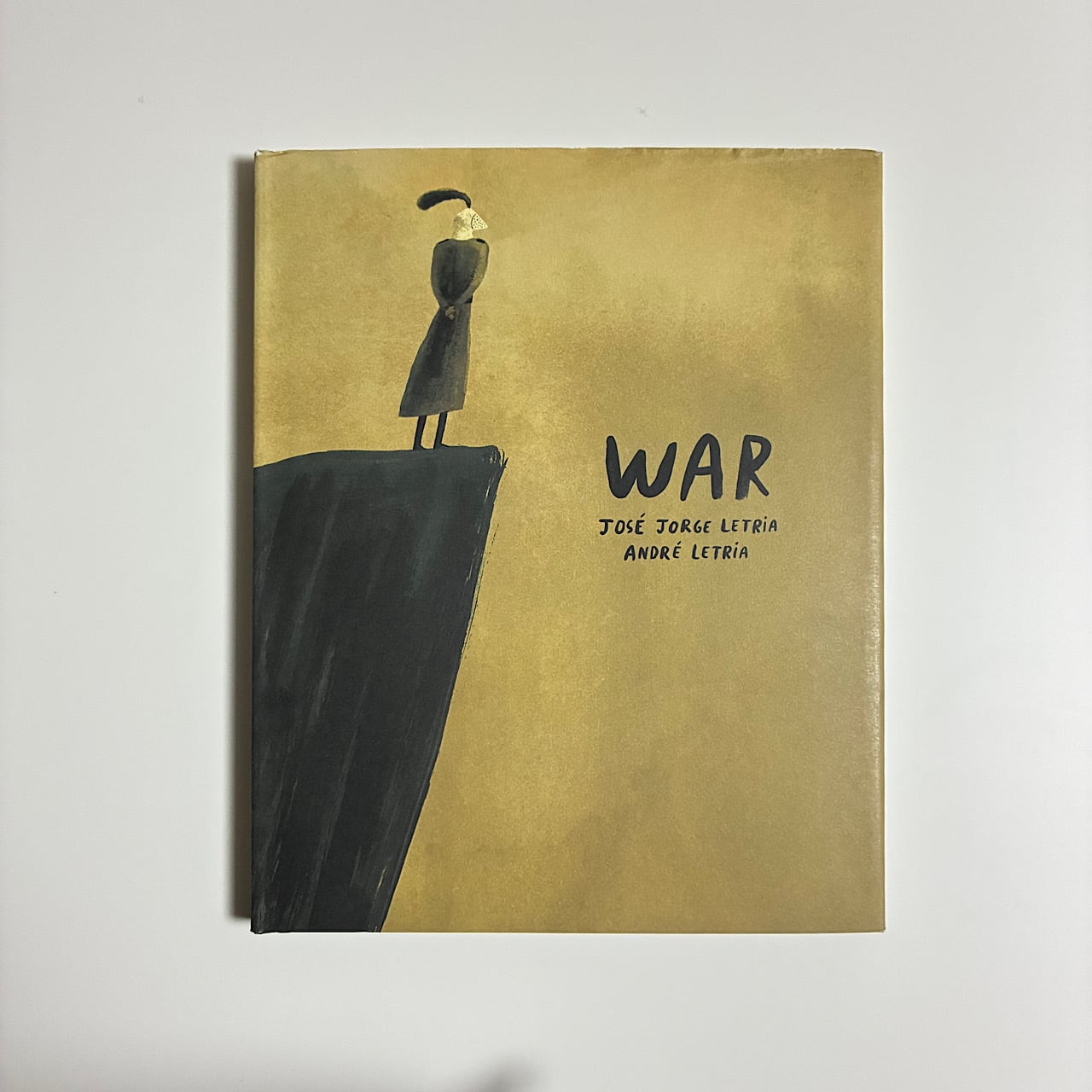 □ コミック＆グラフィック・ノベル | 素敵な洋書の絵本屋さん Read