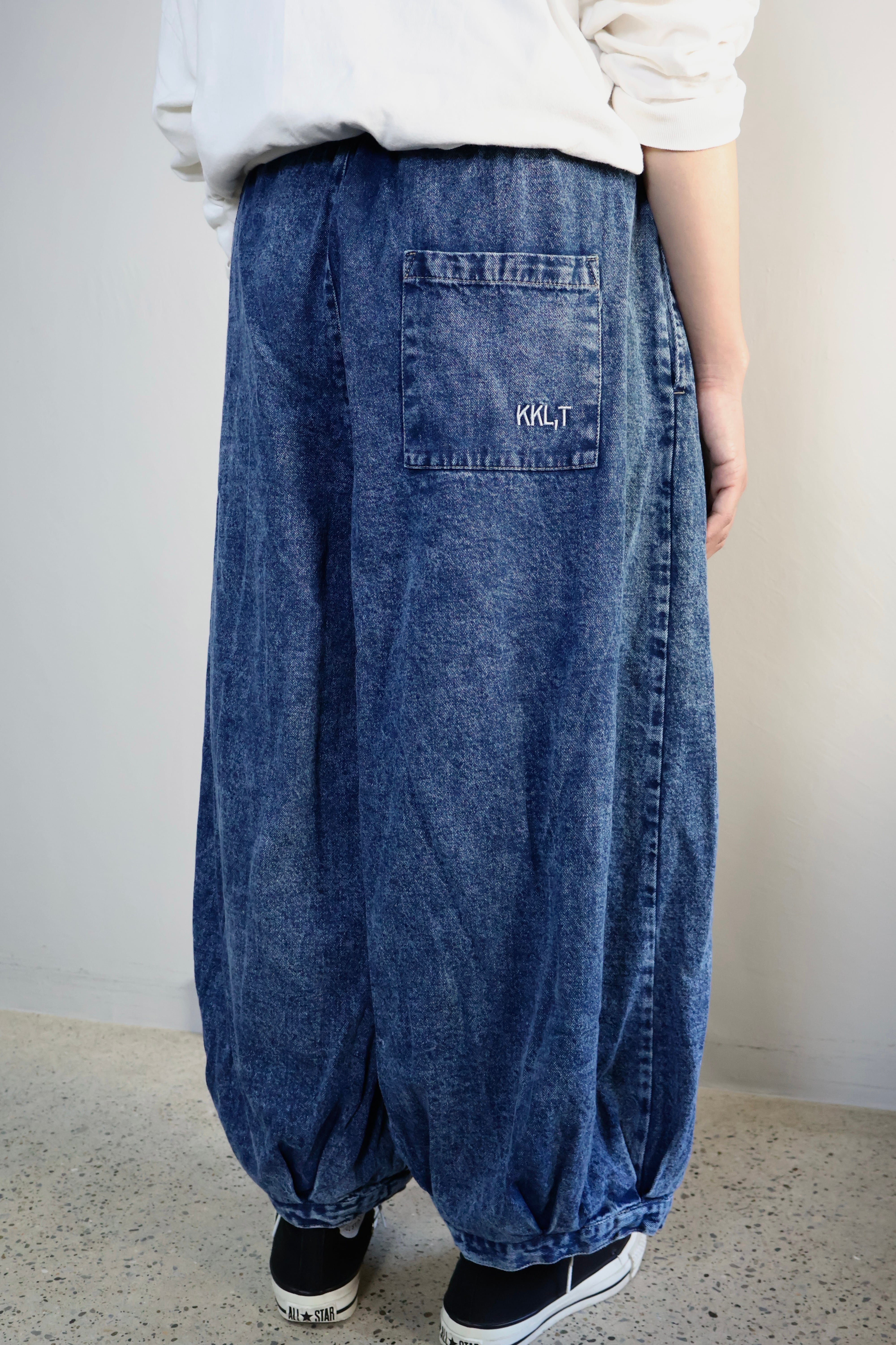 デニムケミカル加工タックワイドパンツ【12503-192-20】2025SS