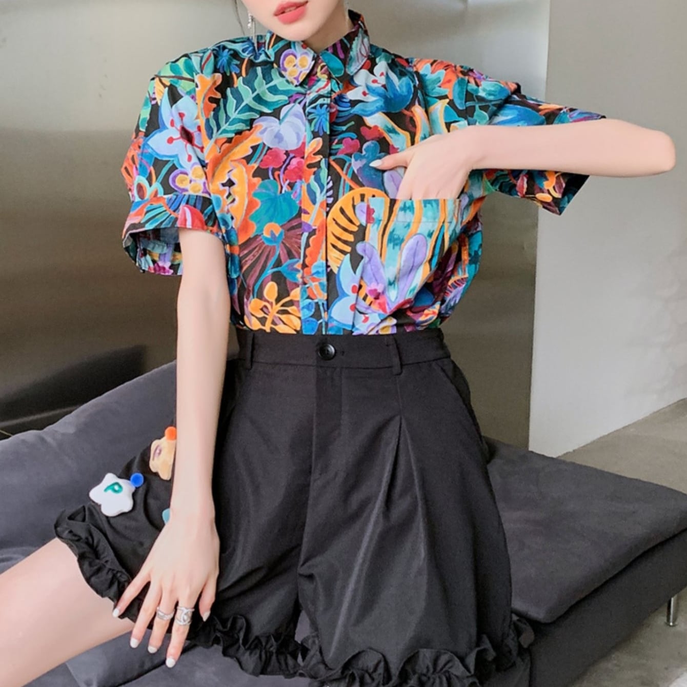 【新品❣️】CINDIBENDI ボニータTシャツ2カラー セットノベルティー付 vividカラーのボタニカル柄シャツ(T-123) | Shelluits