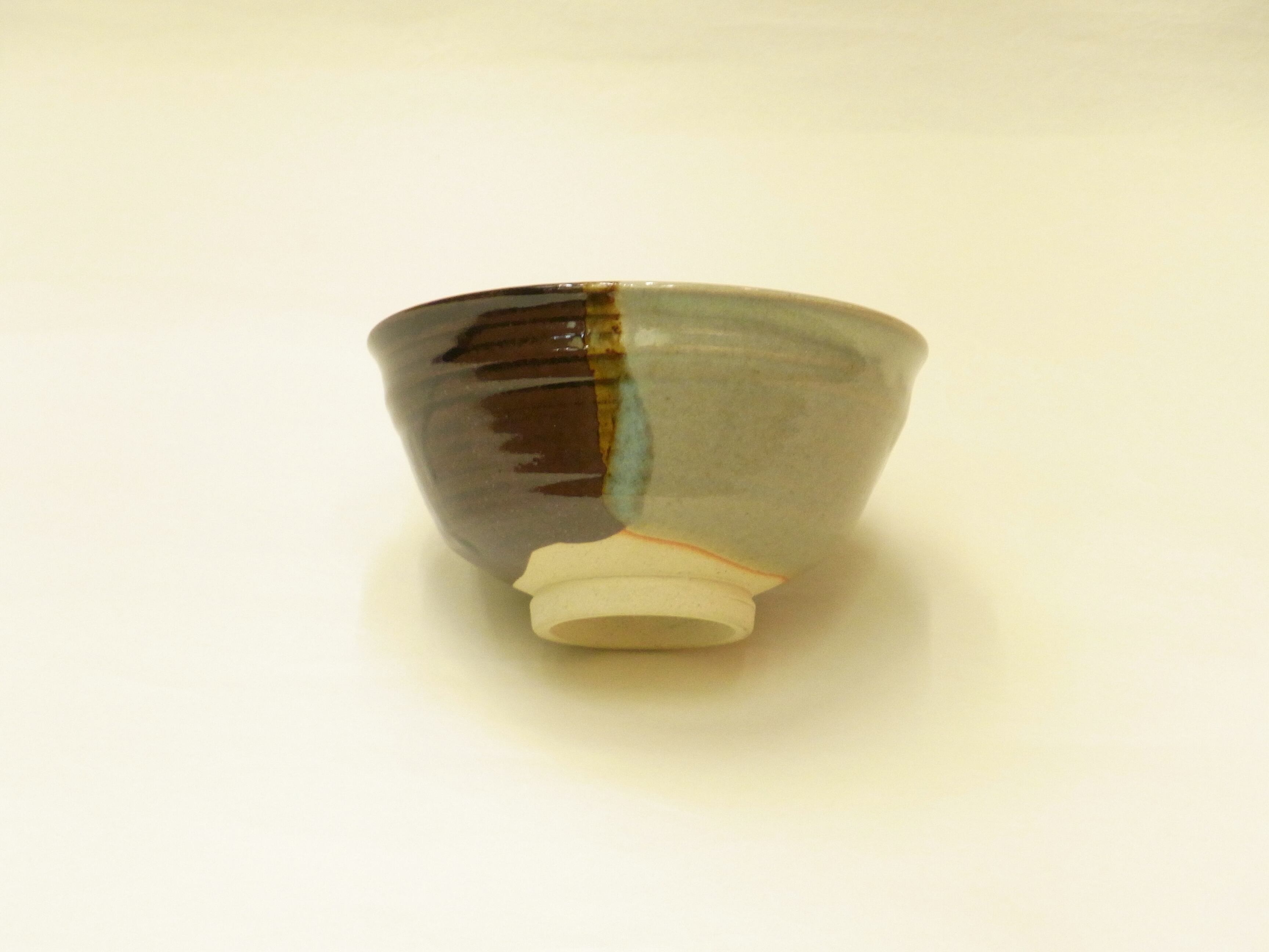 茶道具　掛分　万寿菊絵　茶碗　膳所焼　陽炎園　共箱　大津　ぜぜ　薄茶　秋　茶会 茶道具 掛分 万寿菊絵 茶碗 膳所焼 陽炎園 共箱 大津 ぜぜ 薄茶