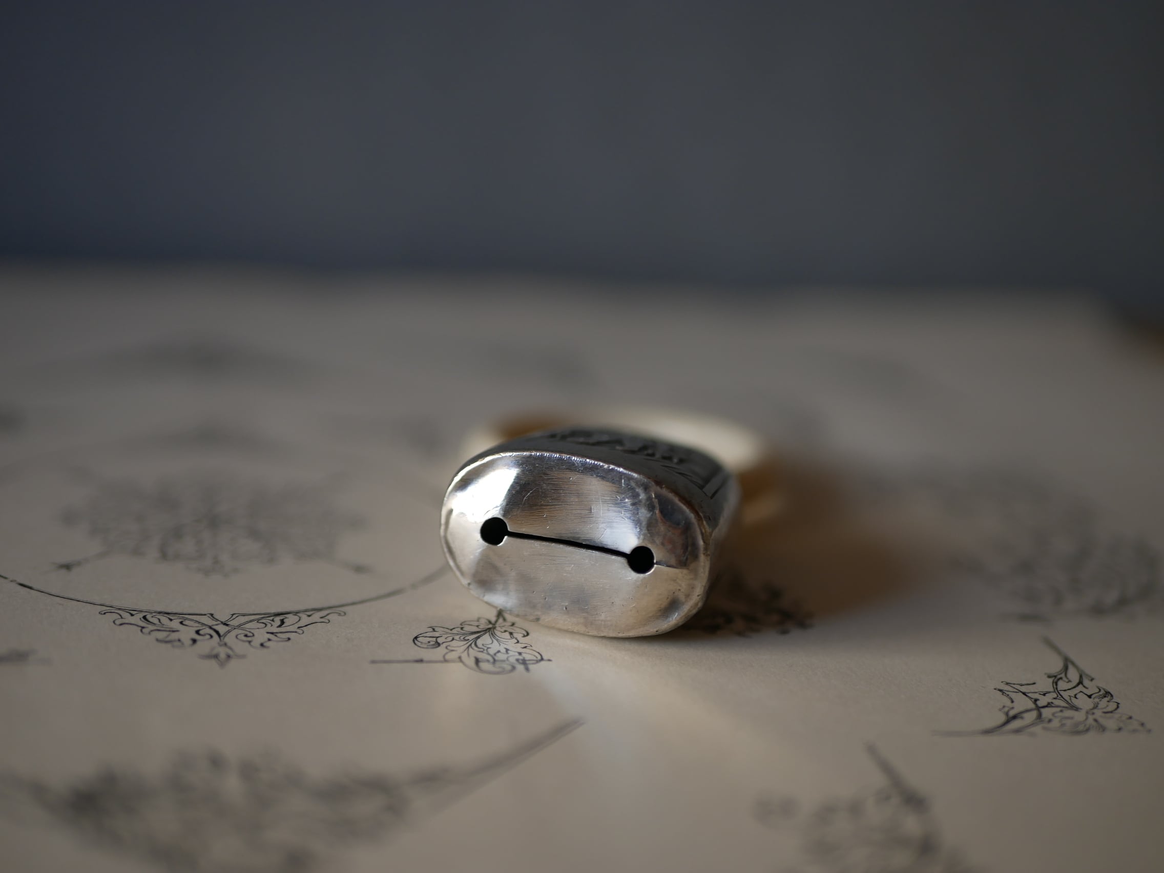 純銀 丸くて可愛いベビーラトル フランスアンティーク ミネルヴァ