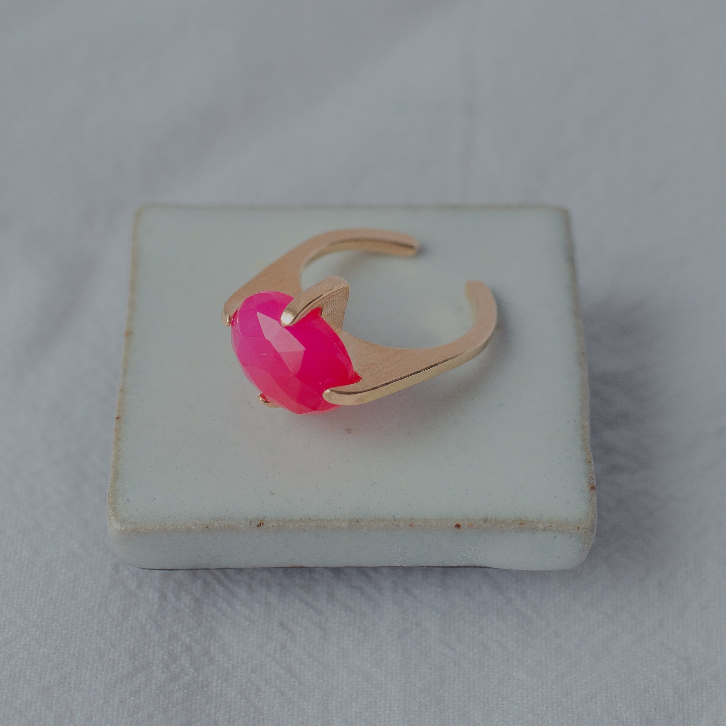 フューシャピンクカルセドニー | Nando Jewelry
