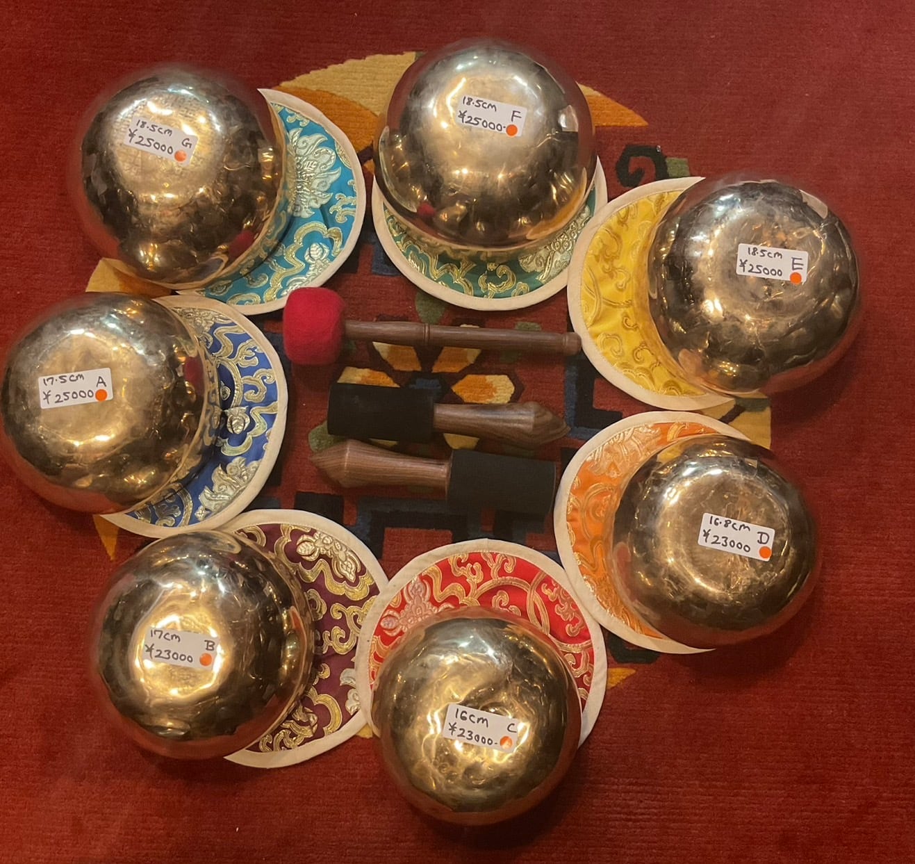 金ピカコンプリート 7チャクラ チベタン シンギングボウル 割引済 +ナンディ シンギングボウル 7チャクラセット】 GOLDEN COLOR ゴールドカラーの