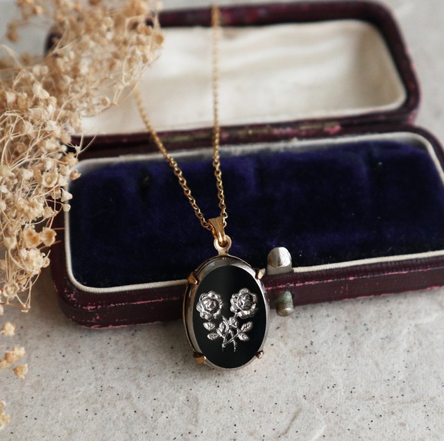 西ドイツヴィンテージ＊薔薇のインタリオガラスネックレス｜1950年代　金属アレルギー対応