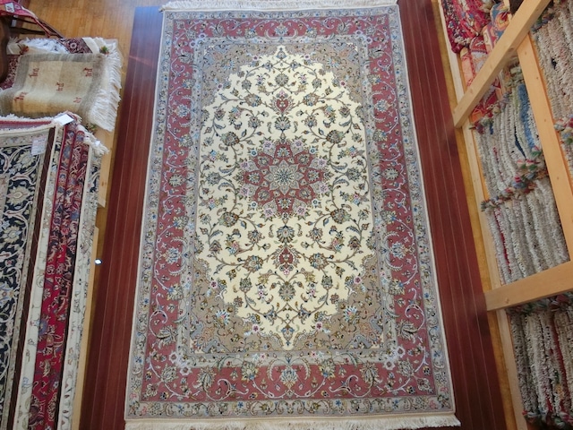 ペルシャ絨毯　手織り カーシャン産　【リビングサイズ】1567