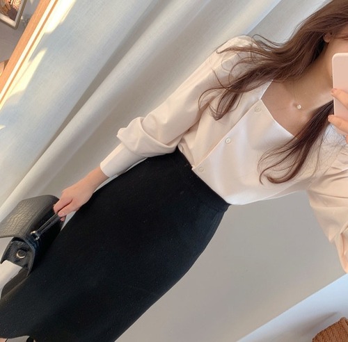 トップス ブラウス レディース　パフスリーブ ゆったり 可愛い 大人可愛い きれいめ シンプル お洒落 大人女子  20代 30代 　韓国 韓国系 コーデ ファッション カジュアル 大人 上品 学生 通学 　おしゃれ お洒落 かっこいい 大人女子 旅行 着回し 普段使い 重ね着 スタイル 楽ちん モテ