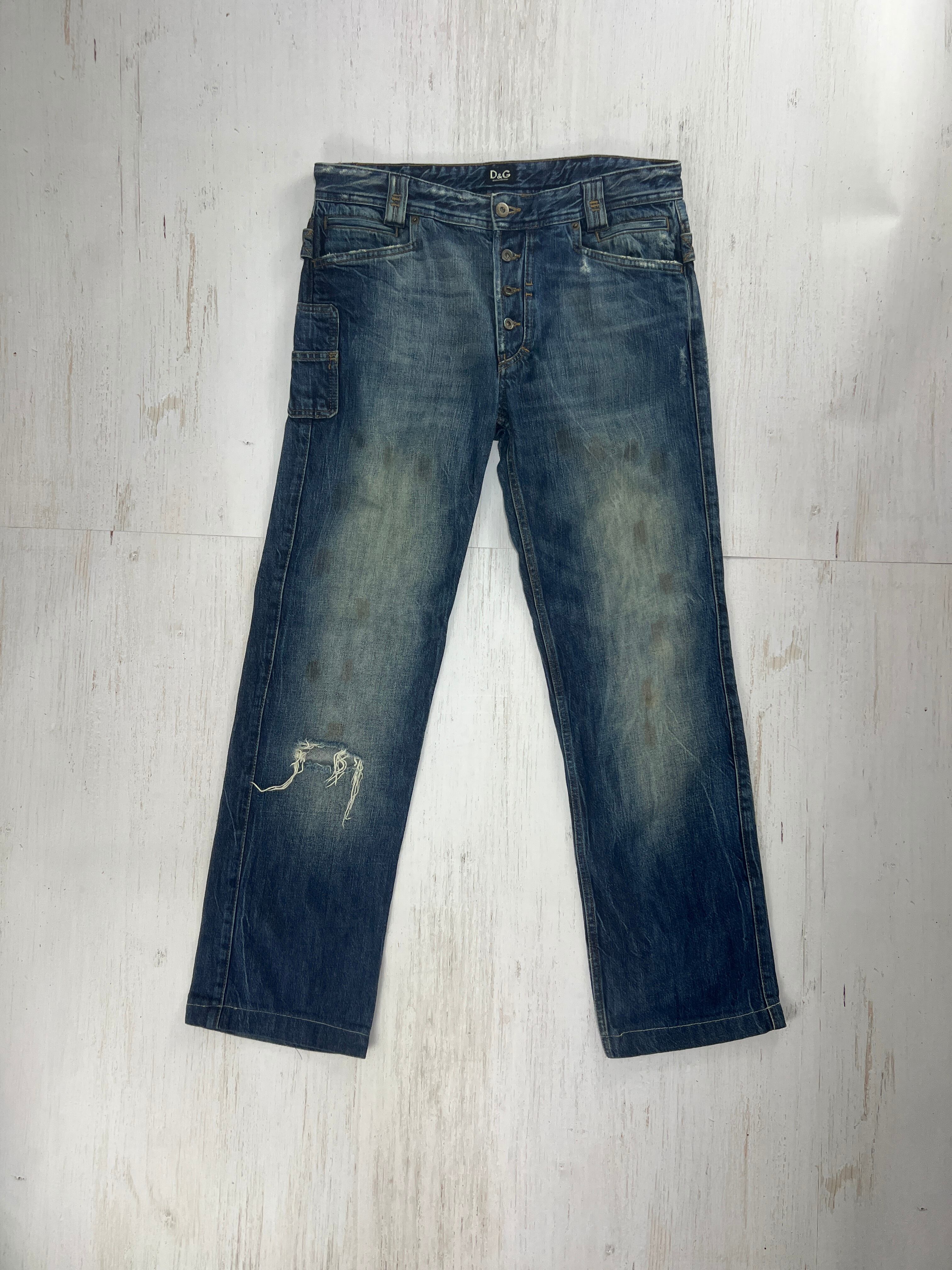 D&G MAGIC Fit Distressed Denim Jeans - Regular Fit / Straight Leg #F19