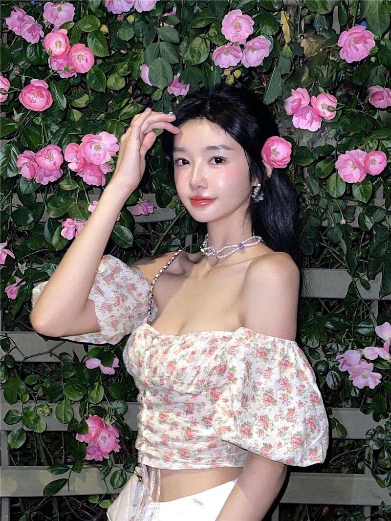 フローラルシャツ サマーショートハイウェスト 大人ガーリー スウィート キュート カジュアル 夏物 花柄 ブラックストロベリース32302331326