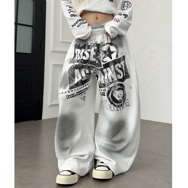 グランジグラフィックルーズフォルムカーブスウェットパンツ 2col R02540
