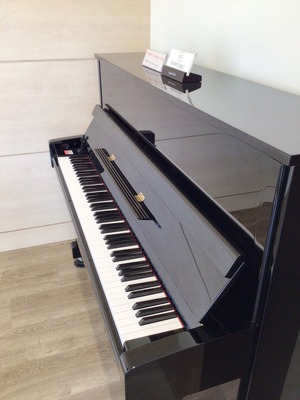 中古ヤマハアップライトピアノ　b121