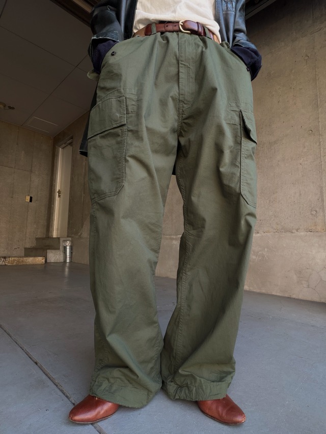 （PT983）Levi's  cargo pants olive