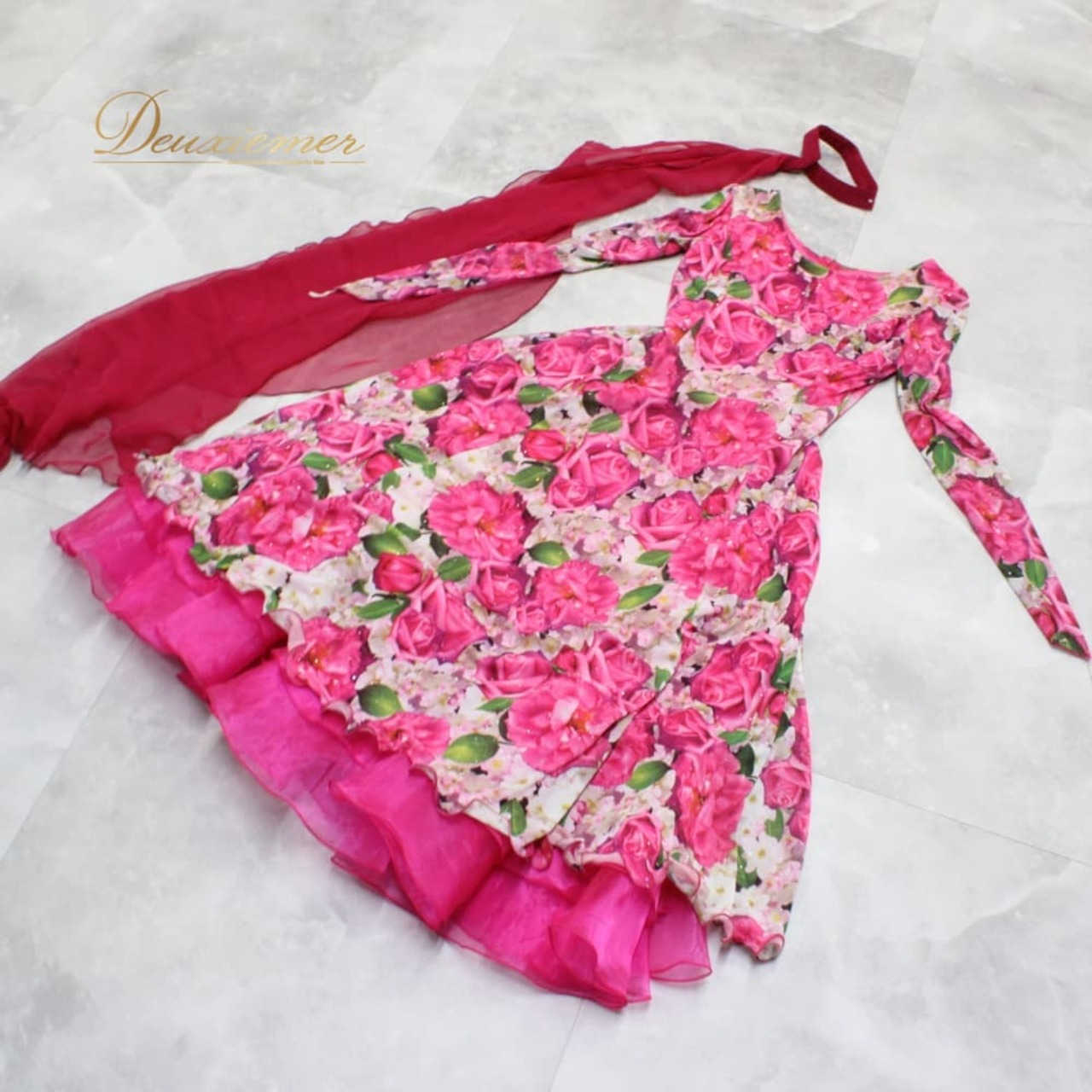 社交ダンス 衣装 スタンダード ドレス ワンピース パーティドレス ICHIOKU ホワイト系 ピンク系 グリーン系 白 緑 花柄 薔薇 バラ 準正装 ピンク ピンク系ドレス 花柄ドレス バラ柄 ドット柄風 立体感 フレアスカート ラテン 競技 ラインダンス パーティー 結婚式 発表会 演奏会 チョーカー付き チョーカー ワンピースドレス フラワープリント 派手 可愛い 上品 華やか 前開きなし 長袖 秋冬 伸びる素材 ポリエステル ポリウレタン