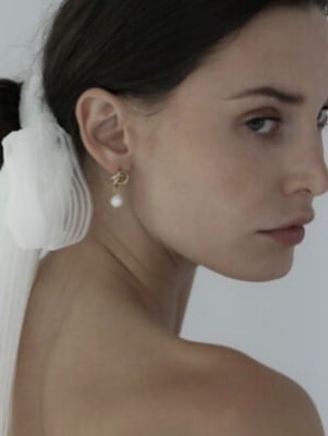 A.B.ELLIE ピアス INFINTY KNOT BAROQUE DROPS A.B.ELLIE Infinity Knot Baroque Drop Pierce ブライダルピアス｜公式