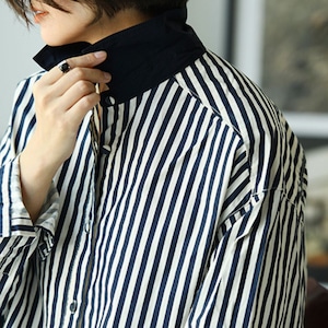 ストライプ柄オーバーサイズロングシャツ A00382