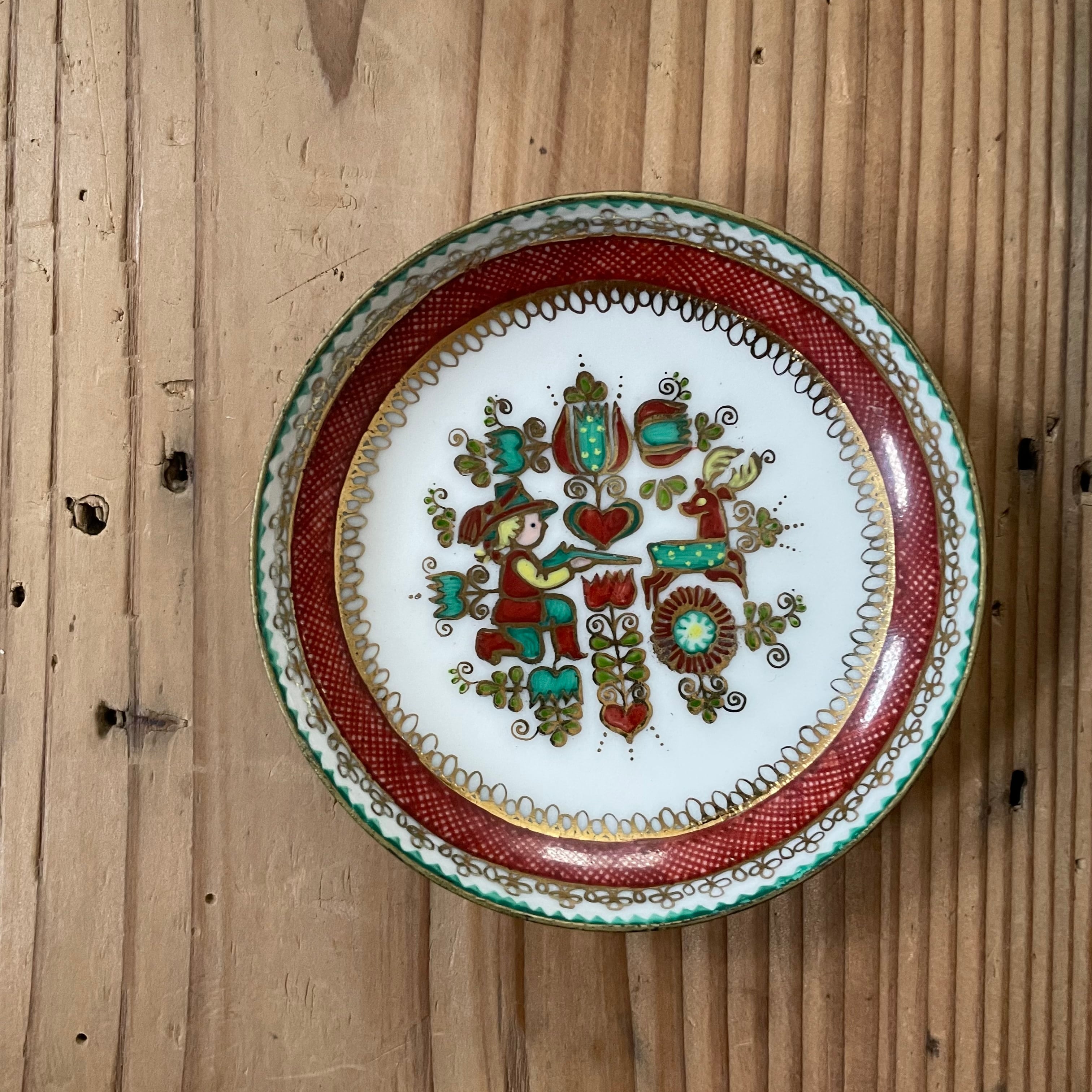 華やかな鹿狩りの小皿