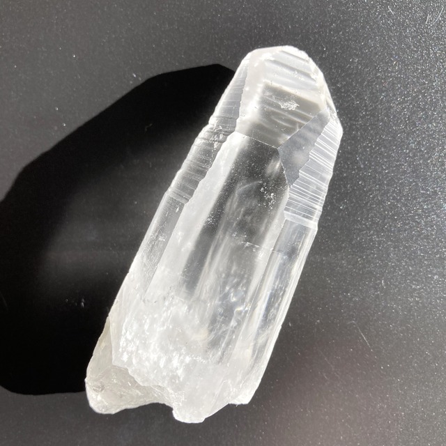 ブラジル・セーラデカブラル産　レムリアン水晶ポイント 144g