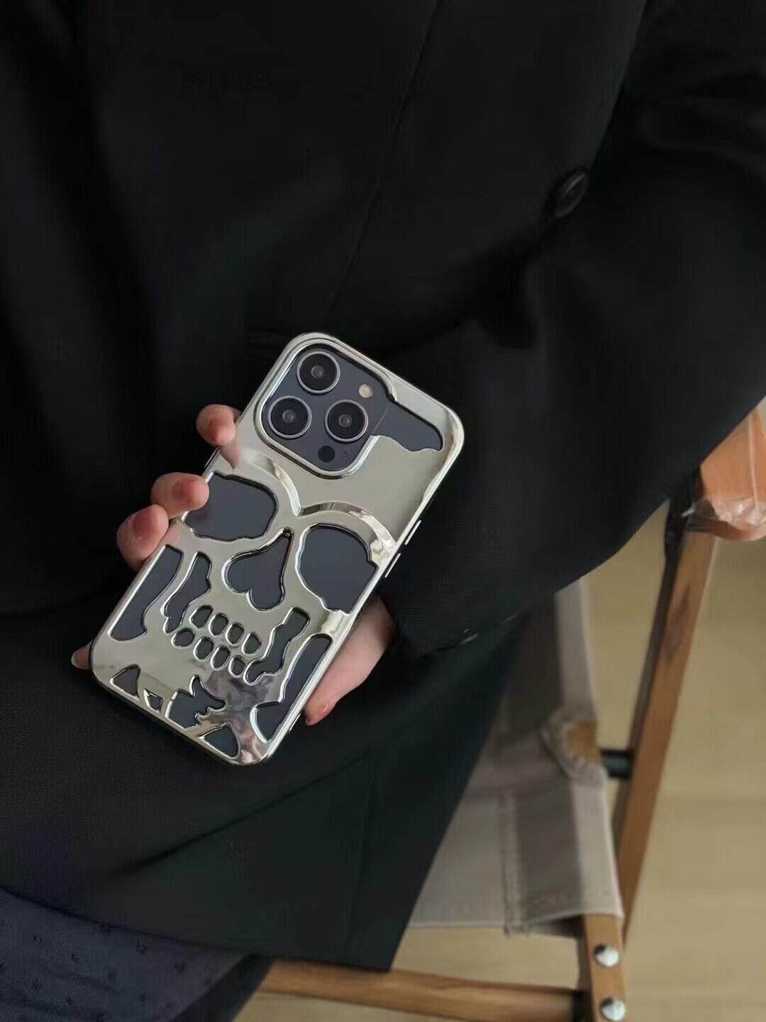 iPhone14 Pro Max 13 12ケース ドクロ 光沢 ヘヴィメタル風 個性