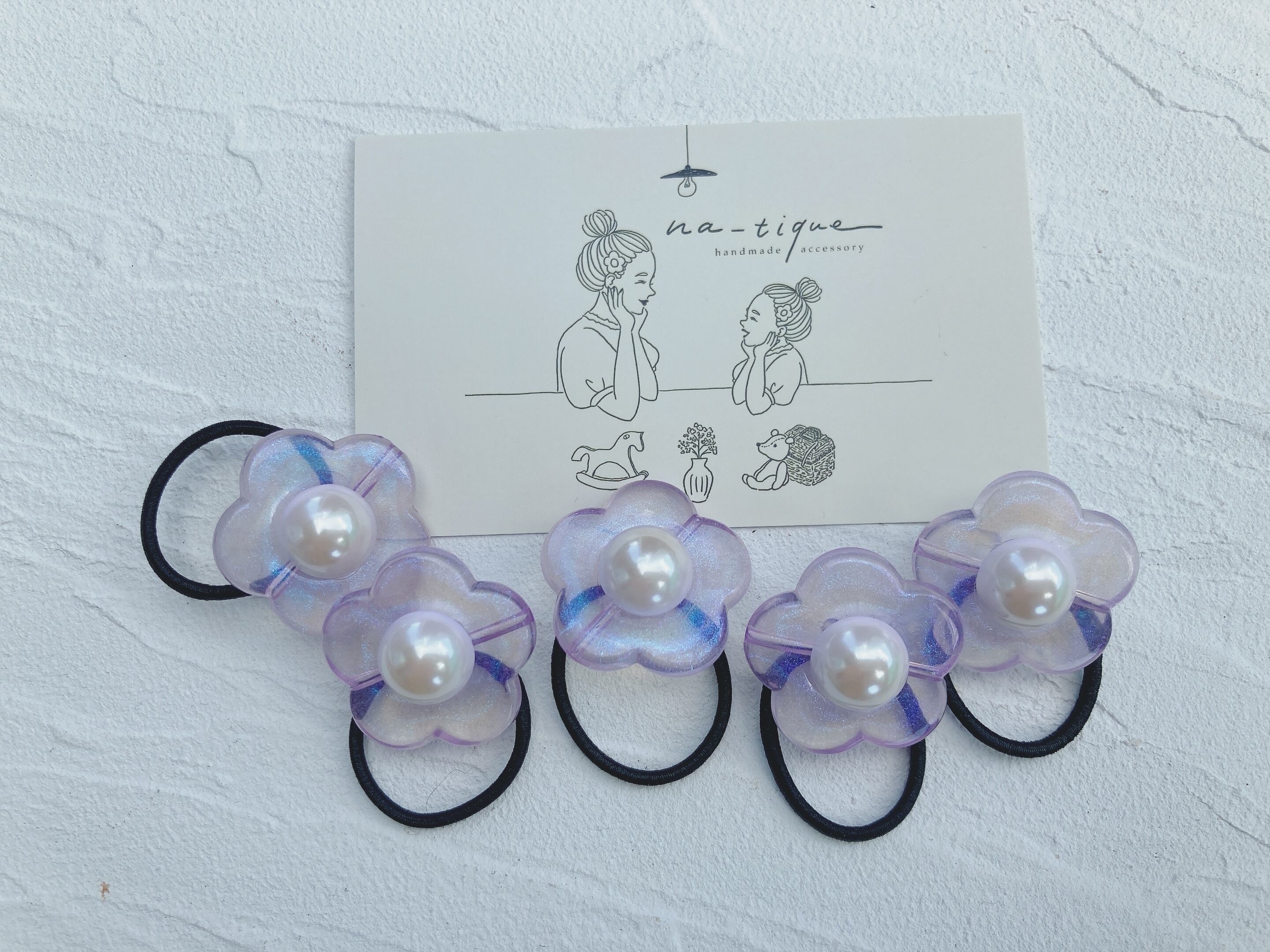 くすみピンクのうさぎヘアゴム♡ ビジュー かすみ草 ハンドメイド