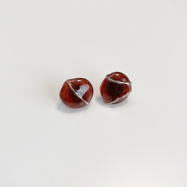 紅茶カラーのキャンディ風ピアス／イヤリング｜ブラウン｜画像3