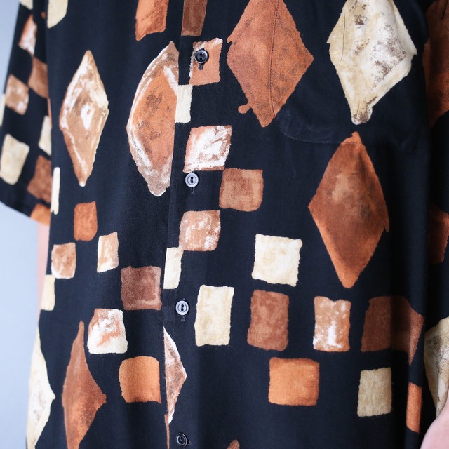 black base modern art pattern loose h/s shirt（made in italy）