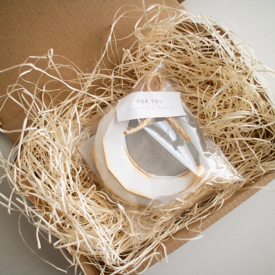 カラーが選べる】michikake moon stone《月の満ち欠けを映す 三日月の