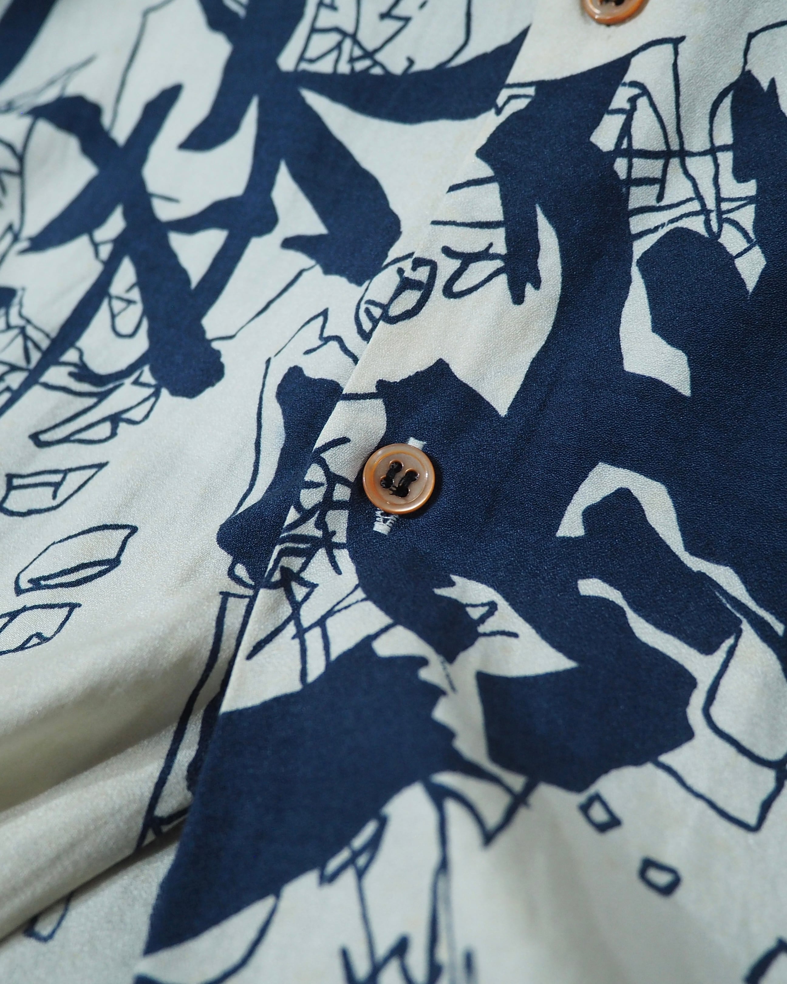 1990 ‐ 00s " OKURA ‐ 聖林公司 " Japanese Graffiti Scribble All Over Pattern Shirt