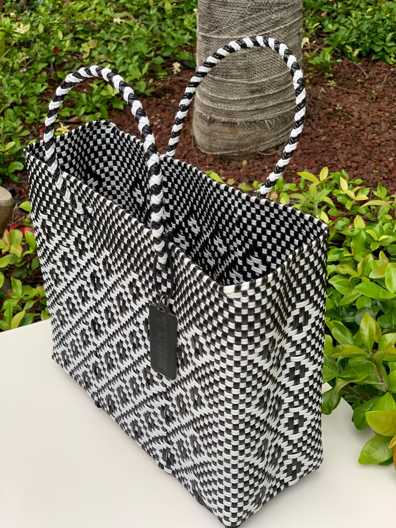 XS Mercado Bag (Normal handle) White/Black | SEE CROSS BORDER 人気