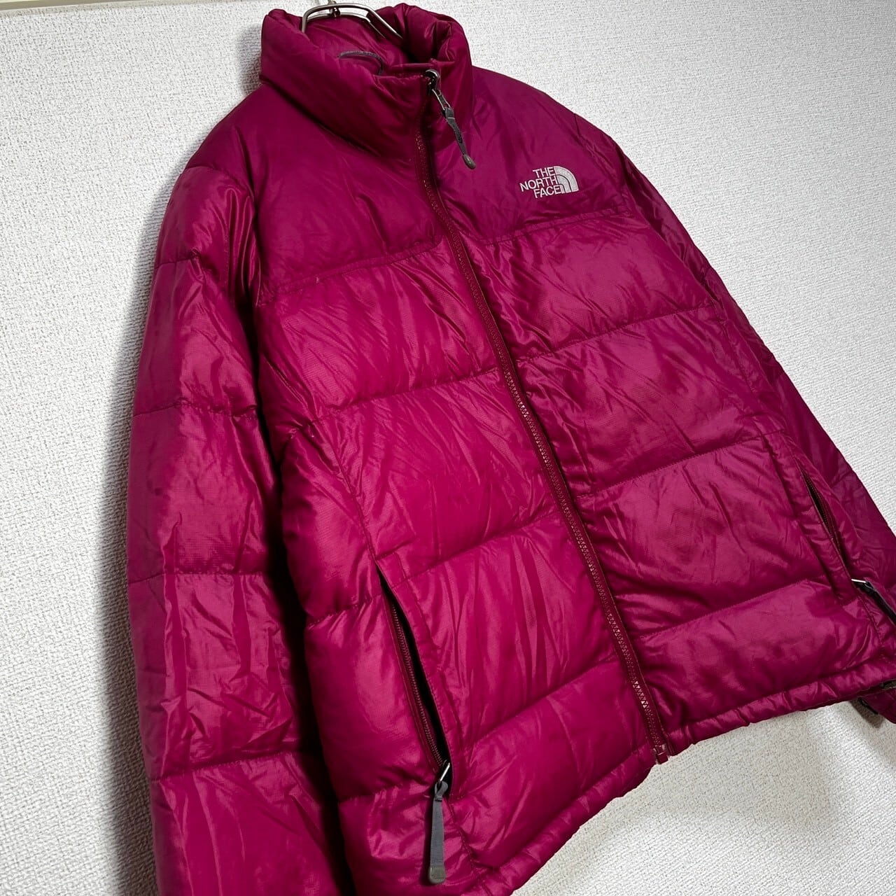 ノースフェイス　ダウンジャケット　ヌプシ　700　紫ピンク　ワンポイントKG　古着　レディース　刺繍ロゴ　袖ロゴ　希少カラー　人気