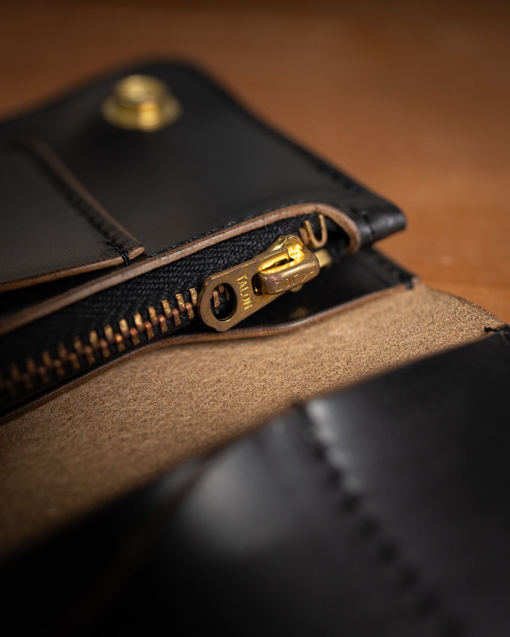 Additive and Line】Tracker Wallet TW-006 Maryam Horse Butt 2層1層