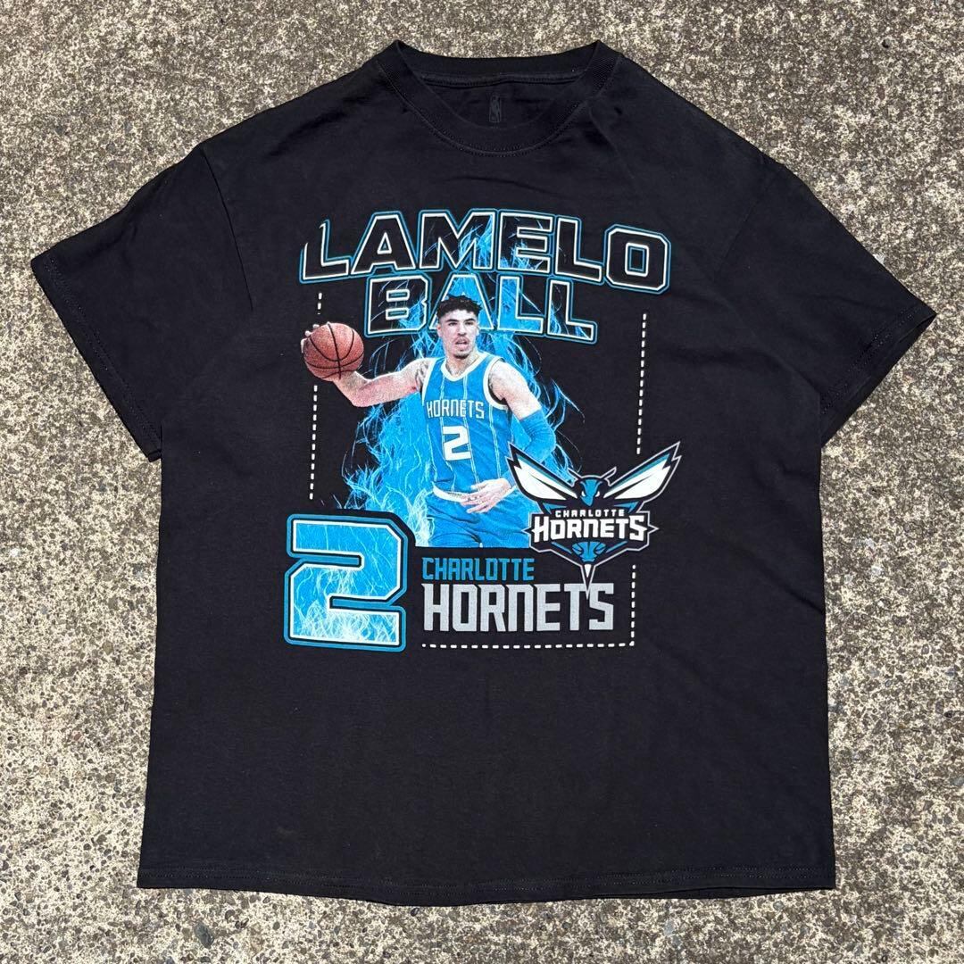 【Lサイズ】NBA シャーロット ホーネッツ ラメロ ボール選手 古着 黒 ラップ Tシャツ