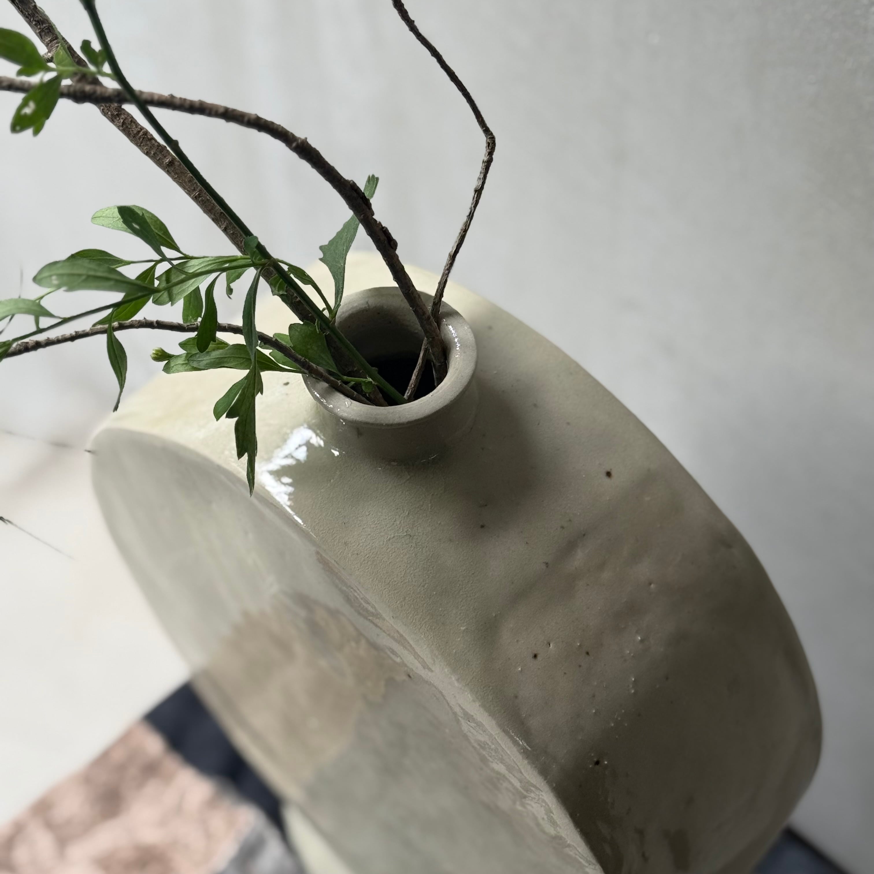 日高伸治 青白磁象嵌扁壺 | gallery 一白