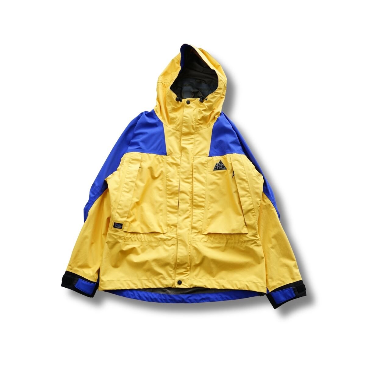 90s FILA フィラ GORE-TEX ゴアテックス マウンテンパーカー(表記L・実寸XL相当)|NA988