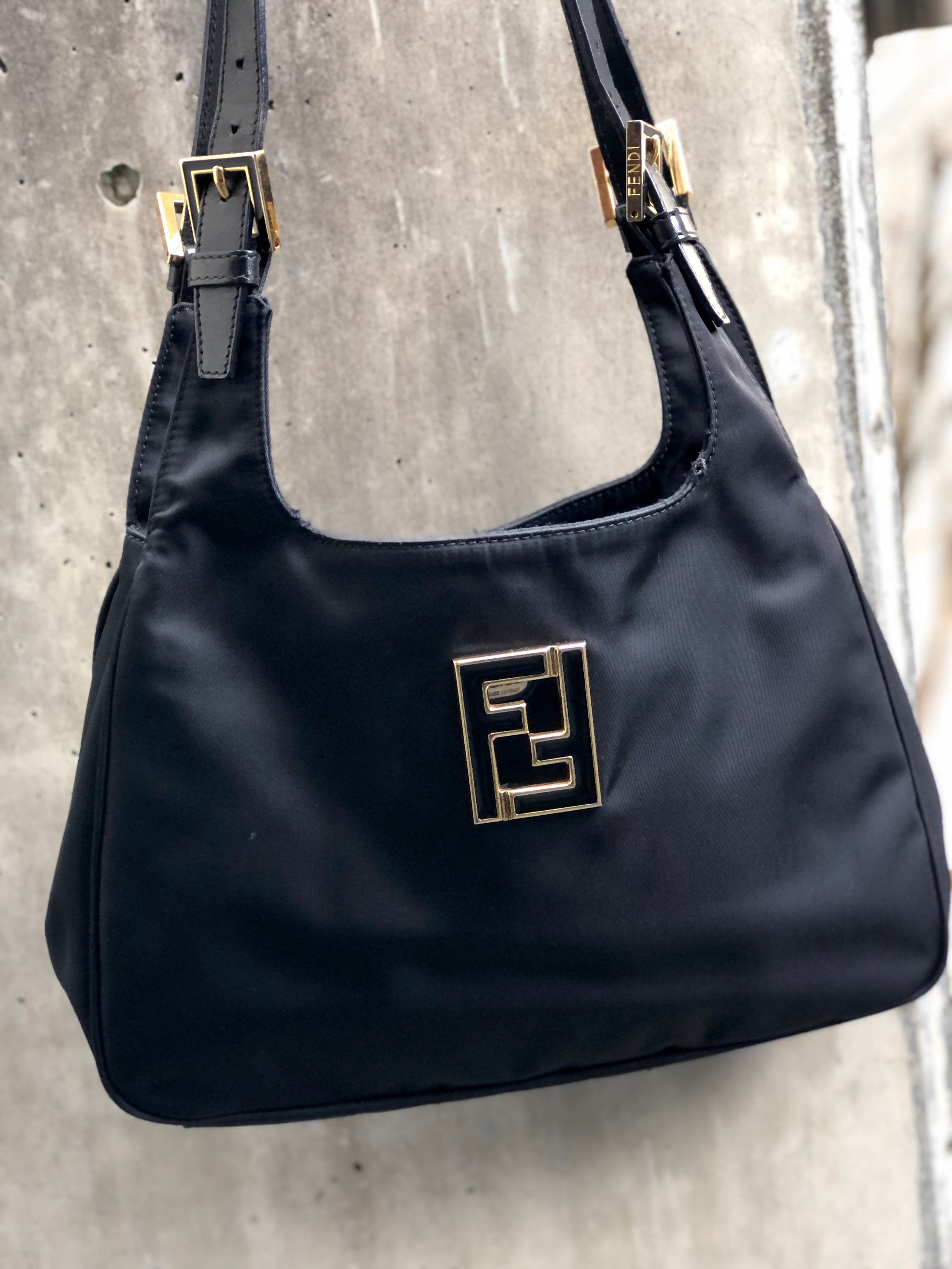 FENDI フェンディ FFモチーフ ナイロン ショルダーバッグ ブラック 