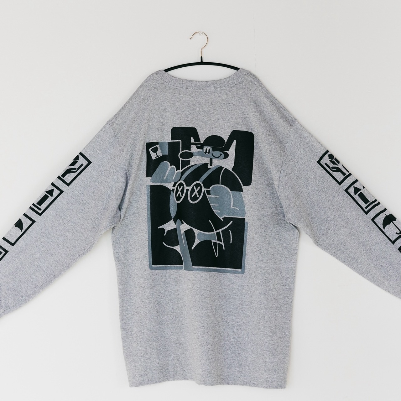 LOGI BEER Long T-shirts