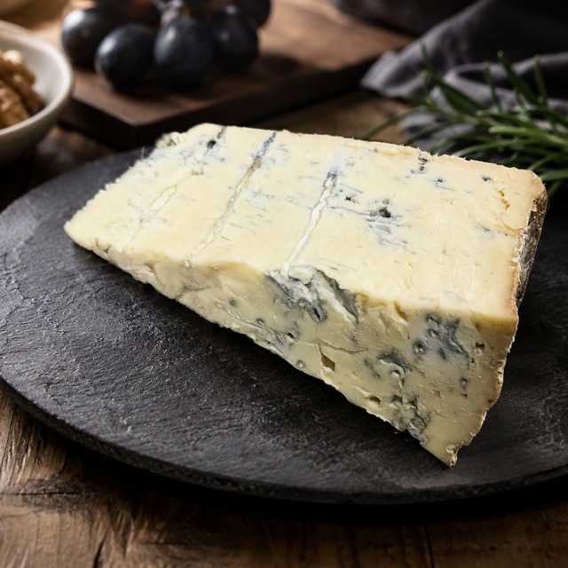 ゴルゴンゾーラ ドルチェ DOP 600g グラスフェッド イタリア産 ブルーチーズ｜ワイン・はちみつ・パスタに Gorgonzola Dolce Grassfed Blue Cheese - Nature Kiosk
