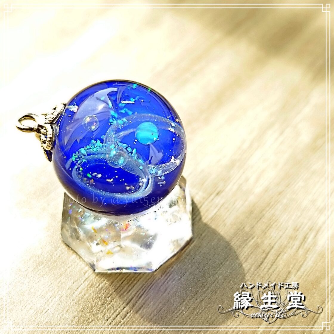 レジン宇宙玉・25mm ～花紺青～ ネックレス | Pay ID