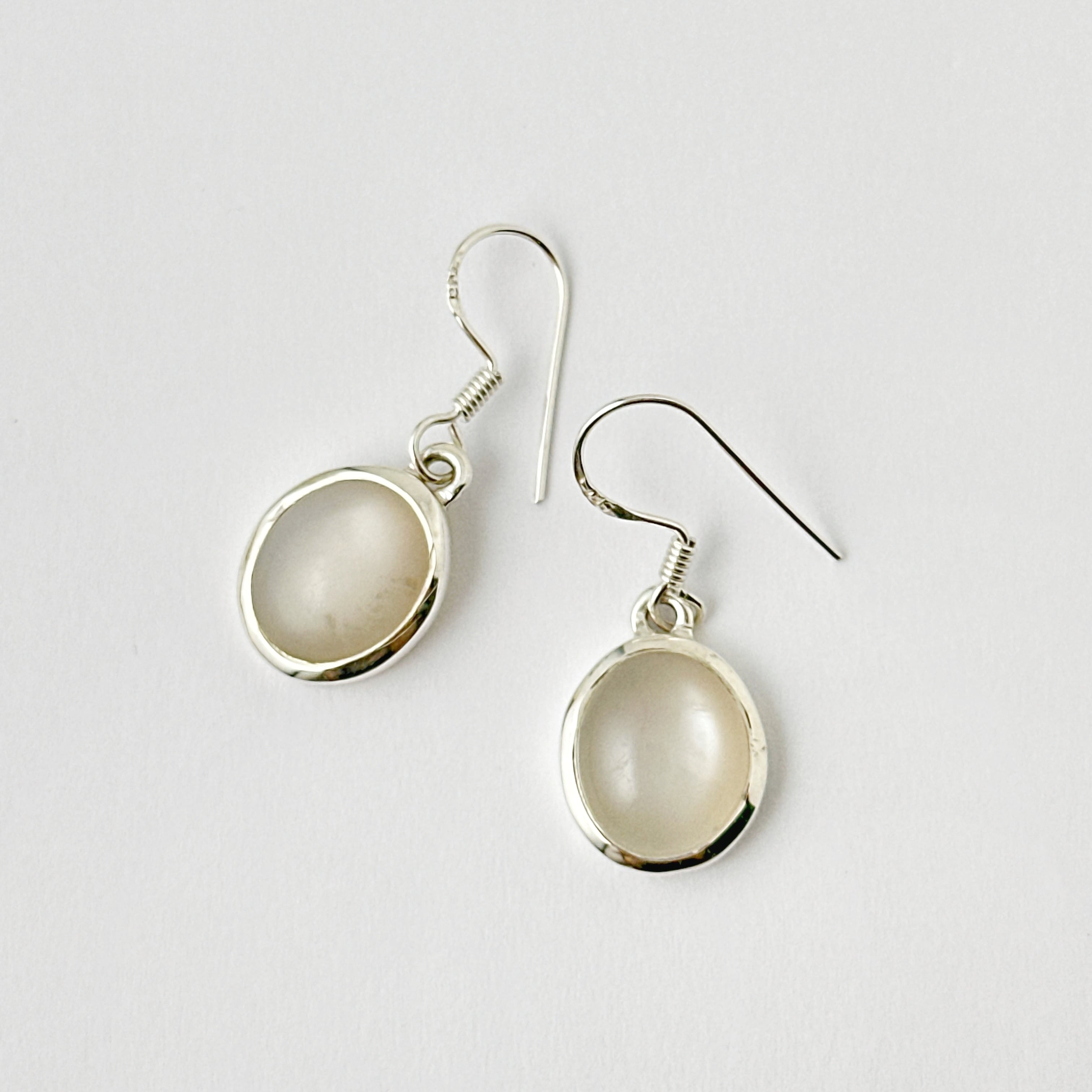 グレームーンストーン オーバル フック ピアス Mサイズ