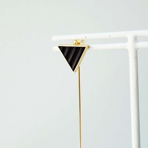 One n' Only / Geometry / Wave Onyx  Pierced Earrings (E181-OX)