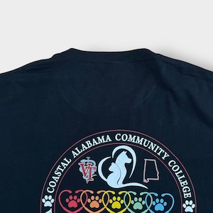 【GILDAN】3XL ビッグサイズ カレッジロゴ プリント Tシャツ COASTAL ALABAMA COMMUNITY COLLEGE ワンポイントロゴ バックプリント 半袖 黒 US古着