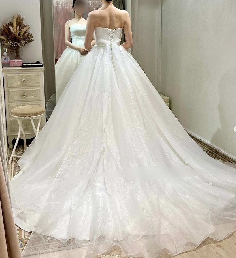 ウェディングドレス ベアトップ オーガンジー ふっくら柔らかなバック  