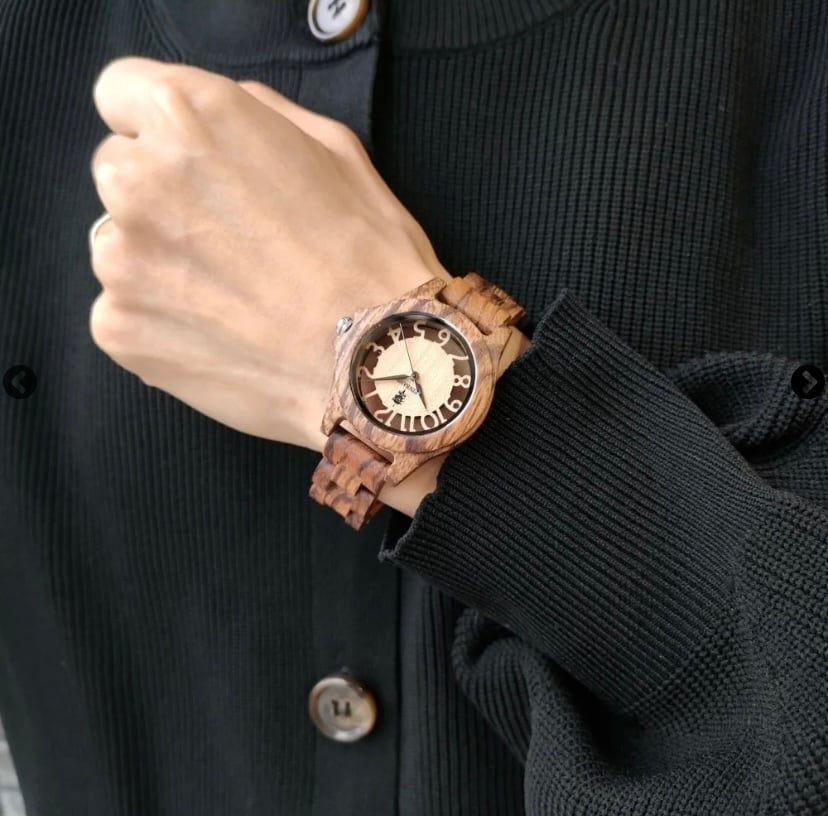 EINBAND Freiheit Zebrawood 木製腕時計 34mm | UZ.UZ COMPANY EINBAND Freiheit Zebrawood 木製腕時計 34mm | UZ.UZ COMPANY