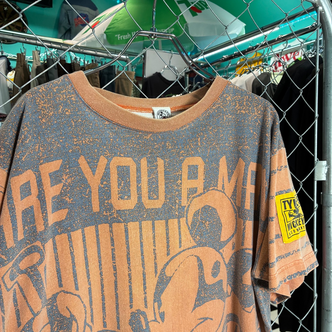 00s Disney MICKEY 総柄Tシャツ　オレンジ　ミッキー　ディズニー