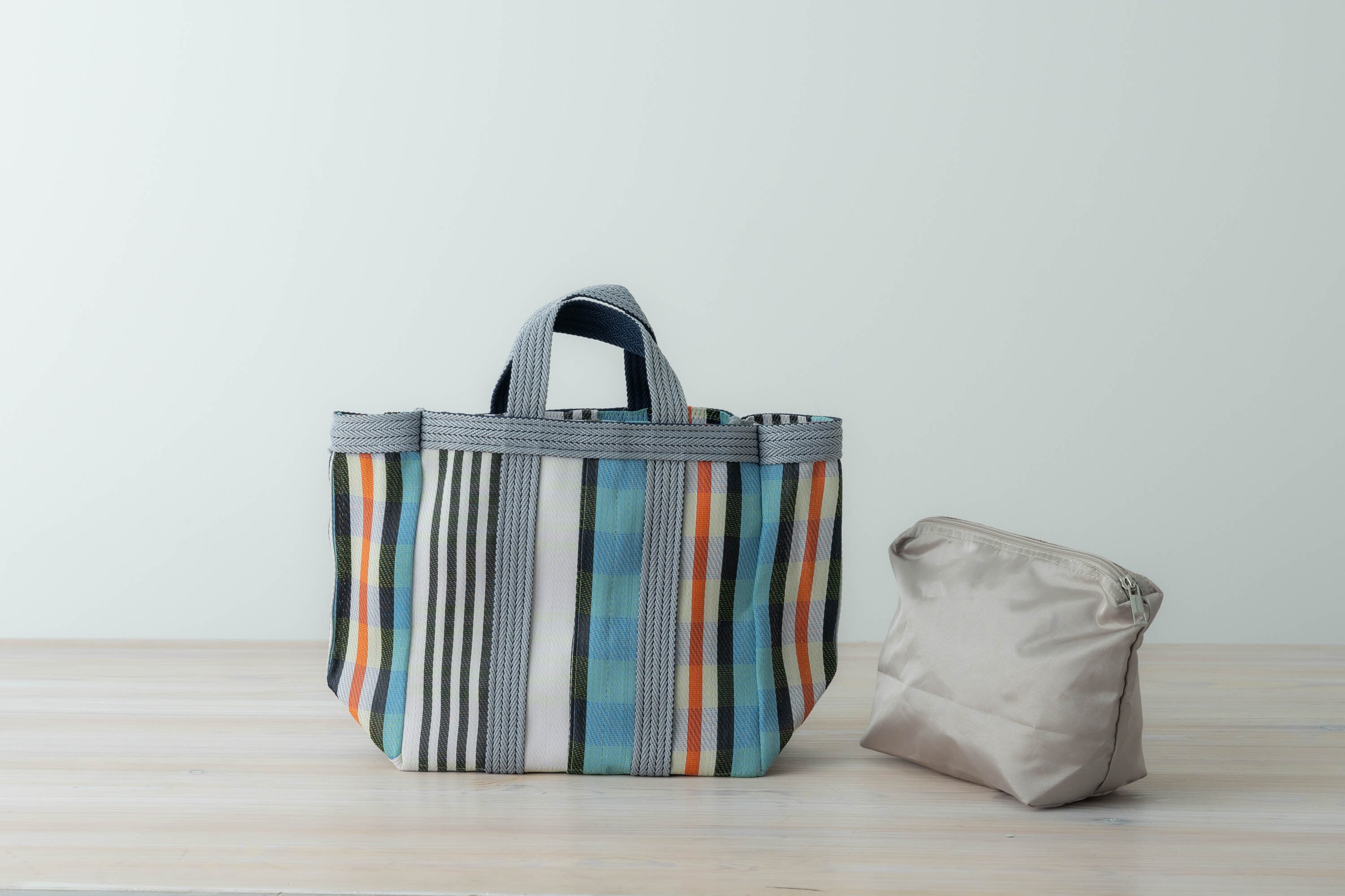 激レアパグパネル生地　ハンドメイド　布バスケット　まちなしバッグ　ミニバック 6f8a407e9c5552ec6bcd807ba82a95