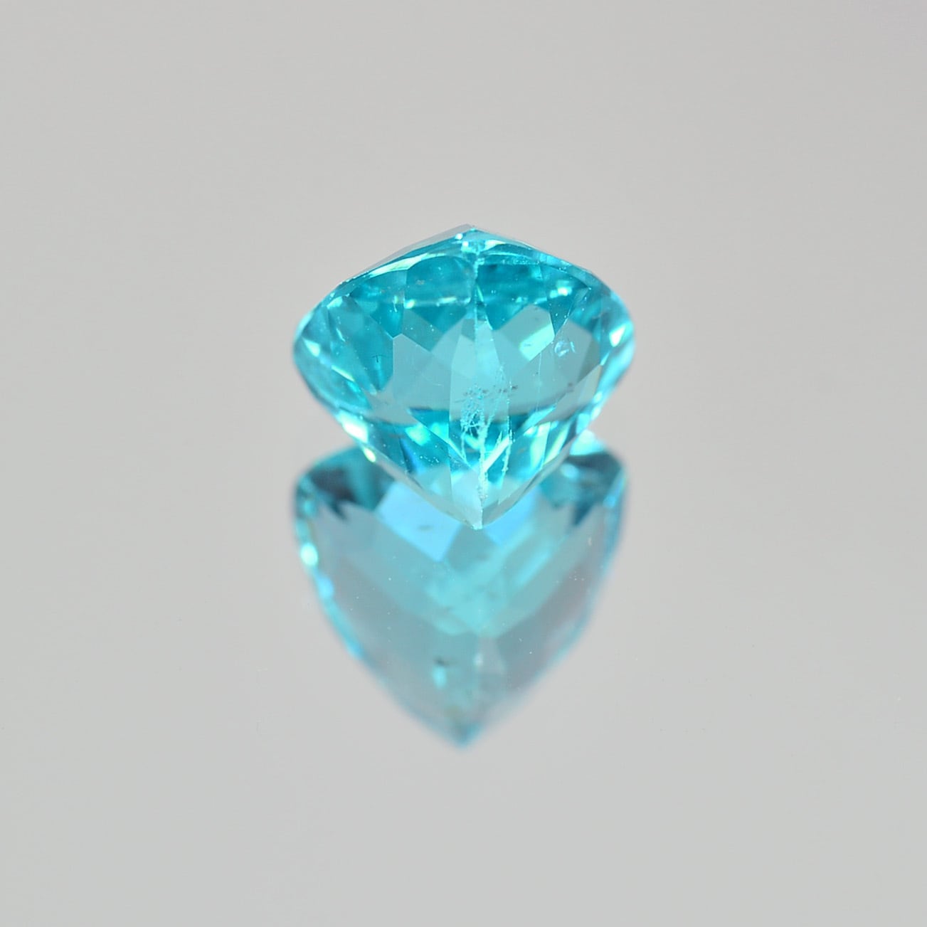 (R1013-7)『決算セール』天然アパタイト　ルース　0.508ct