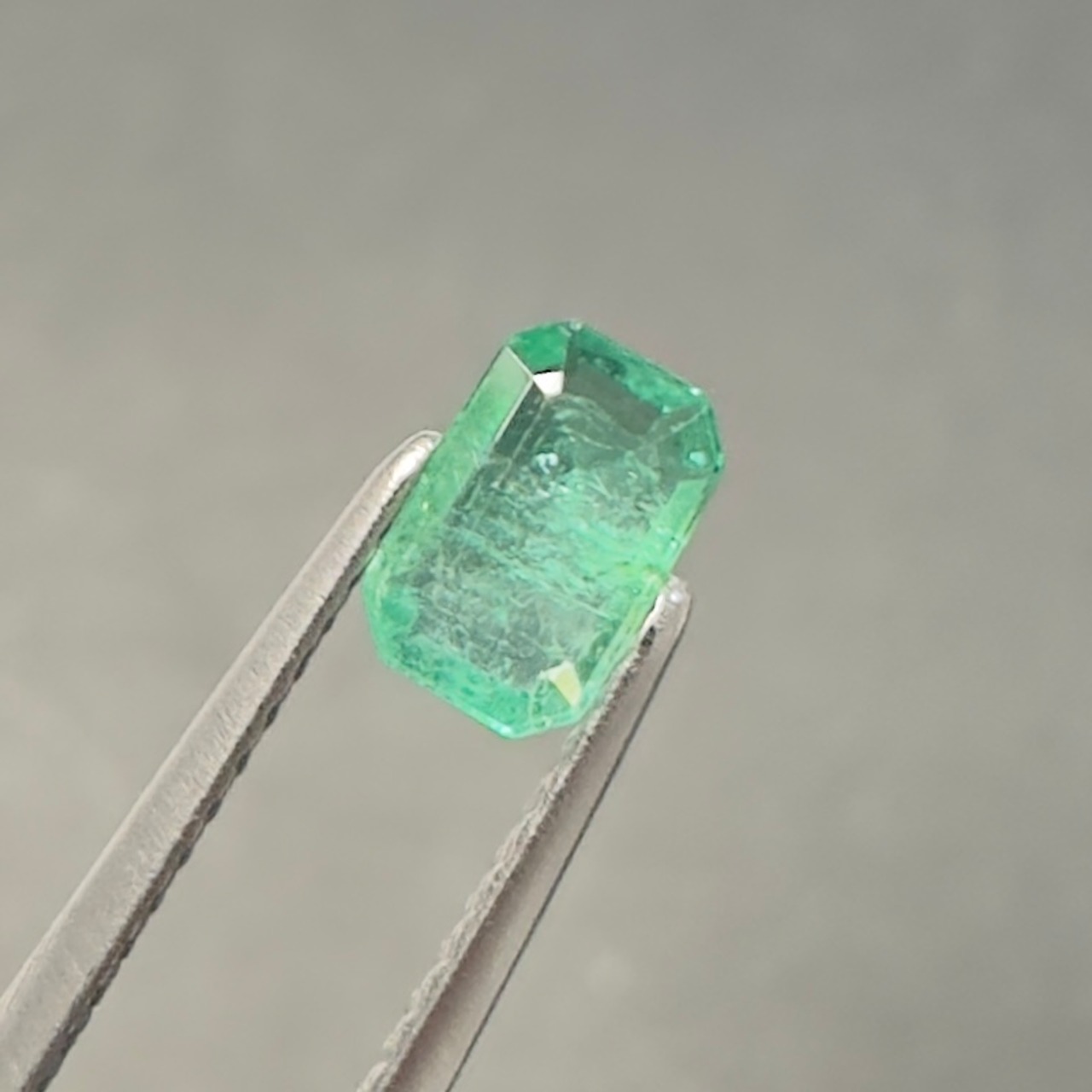 エメラルド】 ザンビア産 0.43ct ② | たからいしルース オンライン 