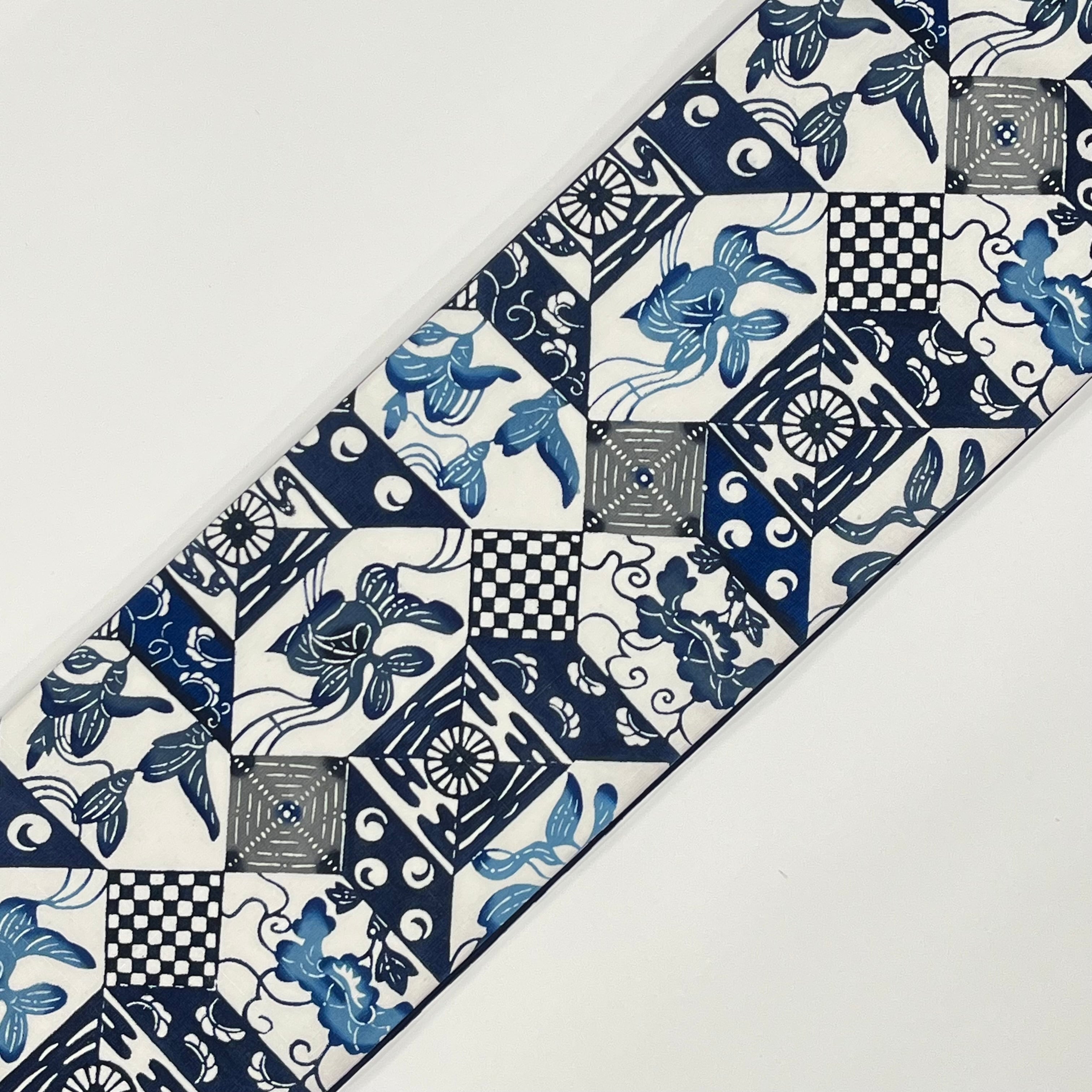 本場琉球紅型 半幅帯 古典牡丹唐草幾何紋様 濃藍 グレー 薄青 全通柄