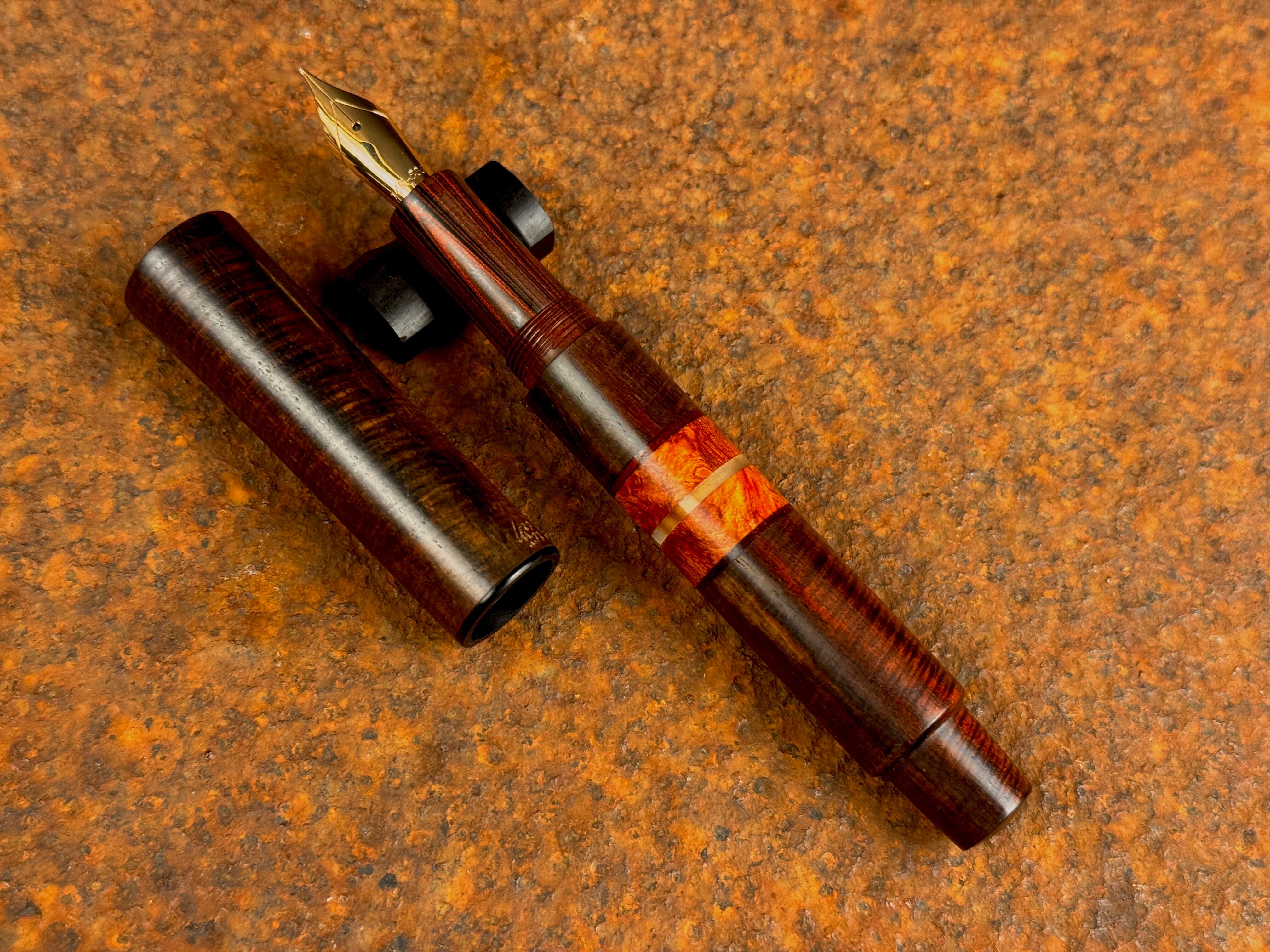 fountain pen | 綴り屋 (Tuduriya)
