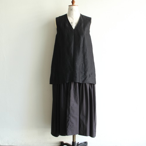 TENNE HANDCRAFTED MODERN  No sleeve dress