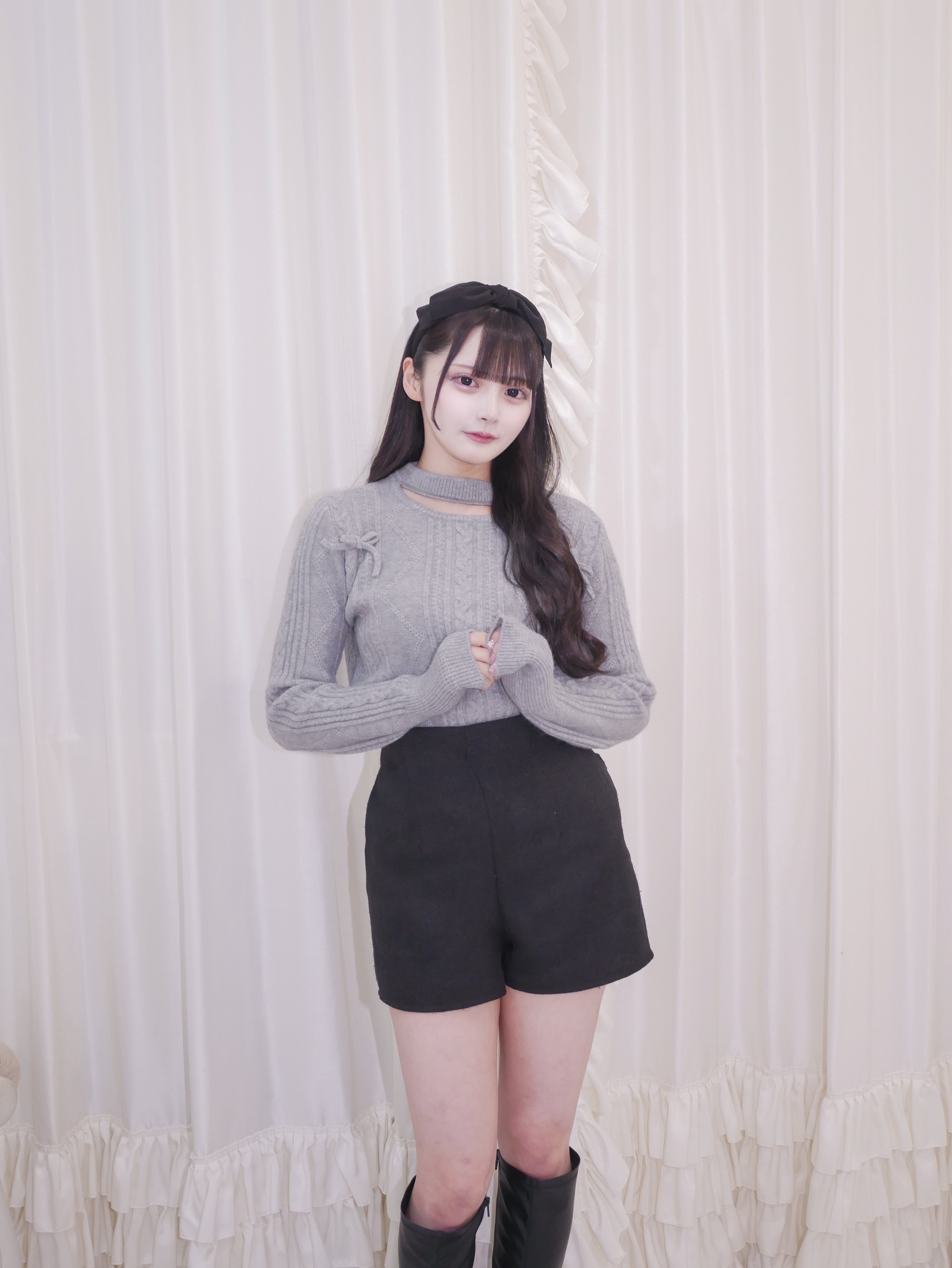 front cut ribbon knit