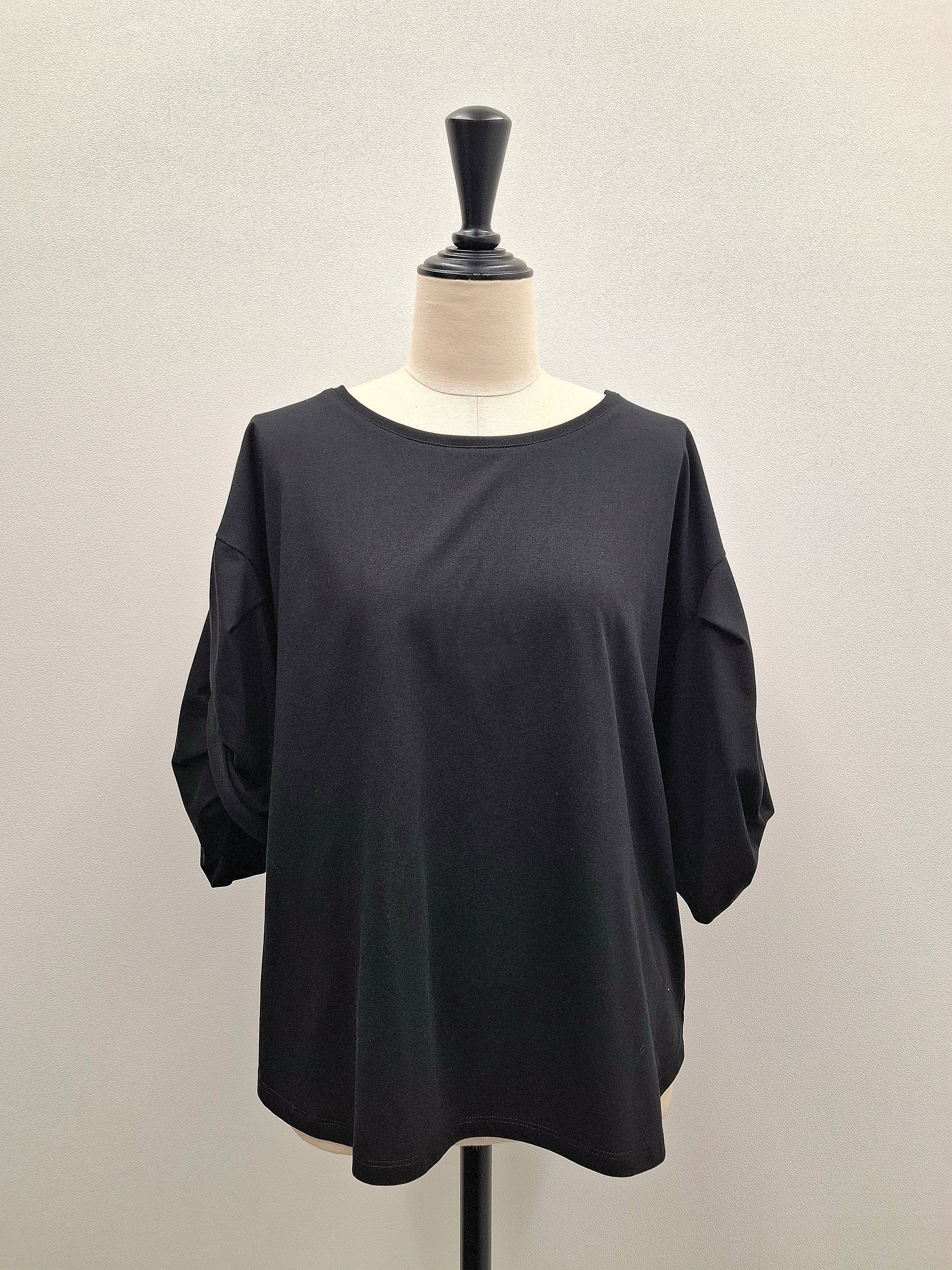 【SAMPLE SALE】ねじりスリーブプルオーバー (ブラック)